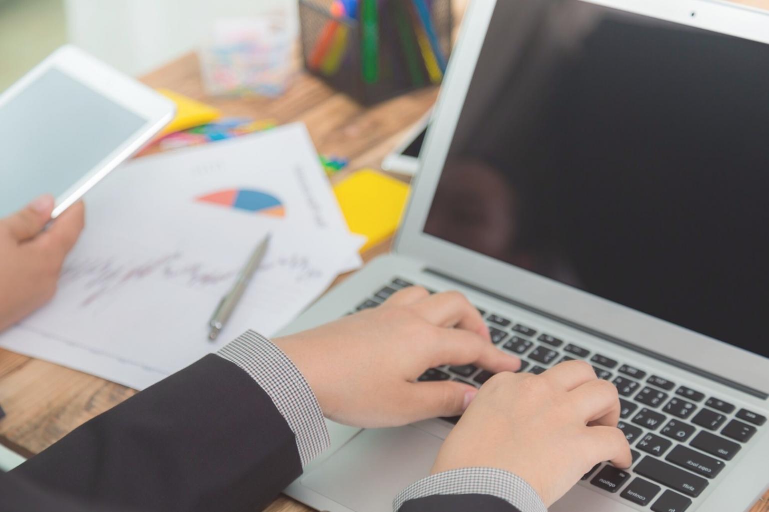 Análisis financiero detallado con documentación organizada